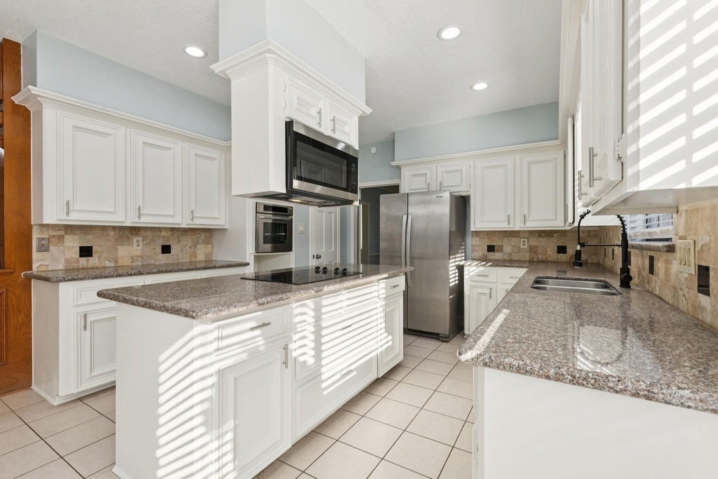 14819 Walbrook Drive - Photo 7