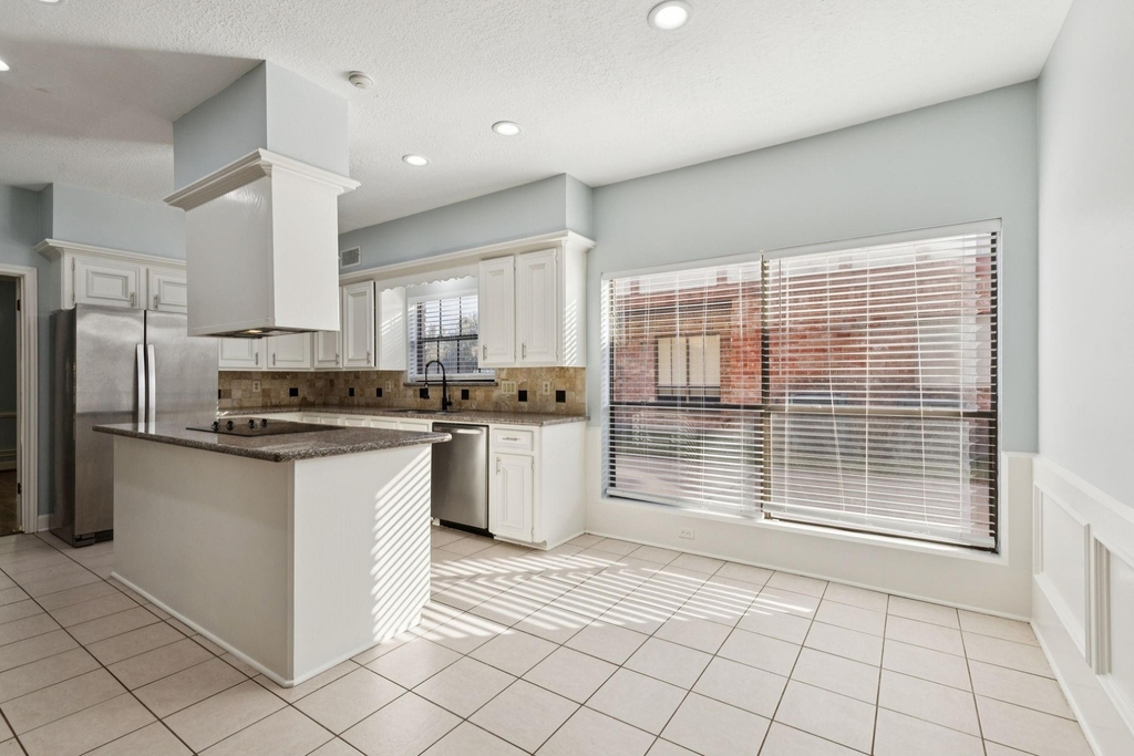 14819 Walbrook Drive - Photo 9