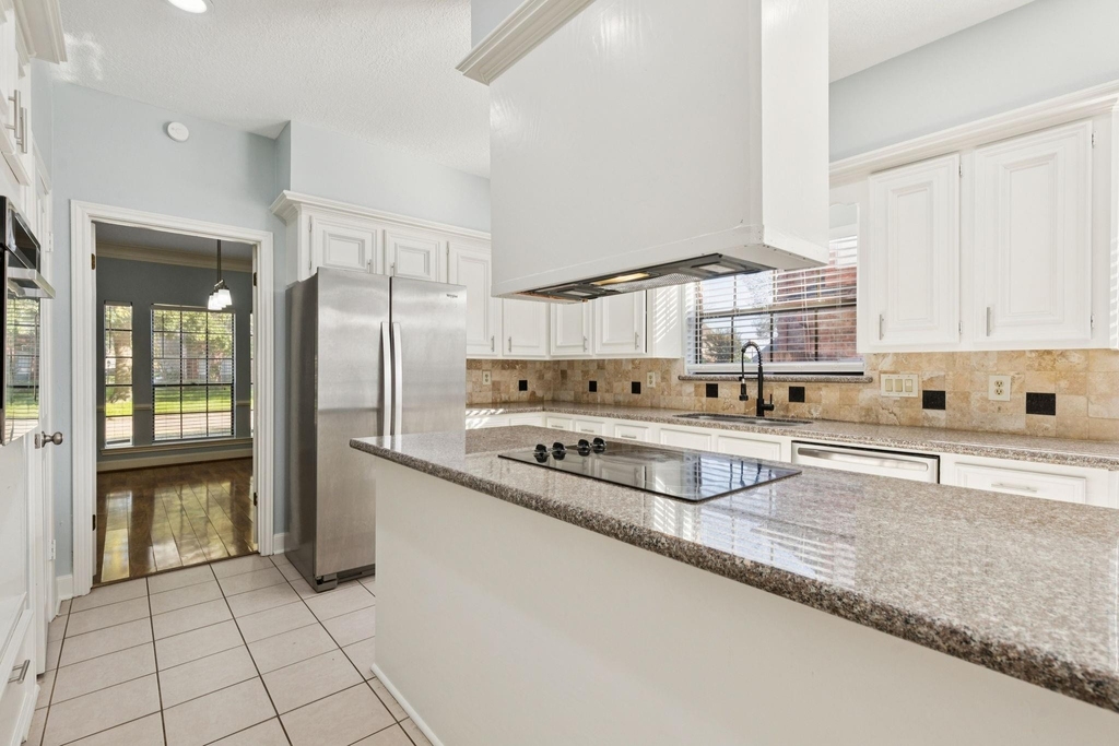 14819 Walbrook Drive - Photo 5