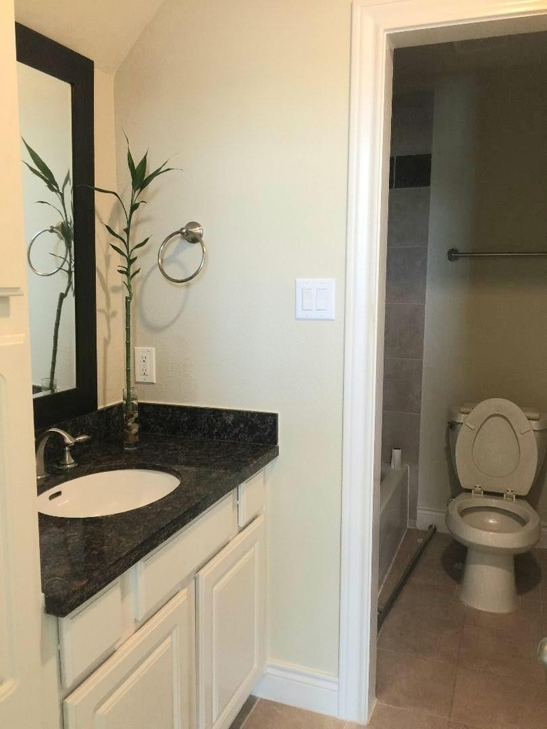 821 W 26th Street - Photo 37