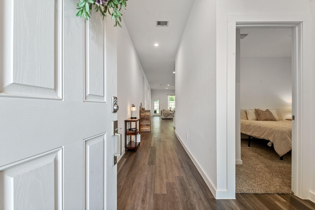 560 Newcomb Hollow Drive - Photo 4