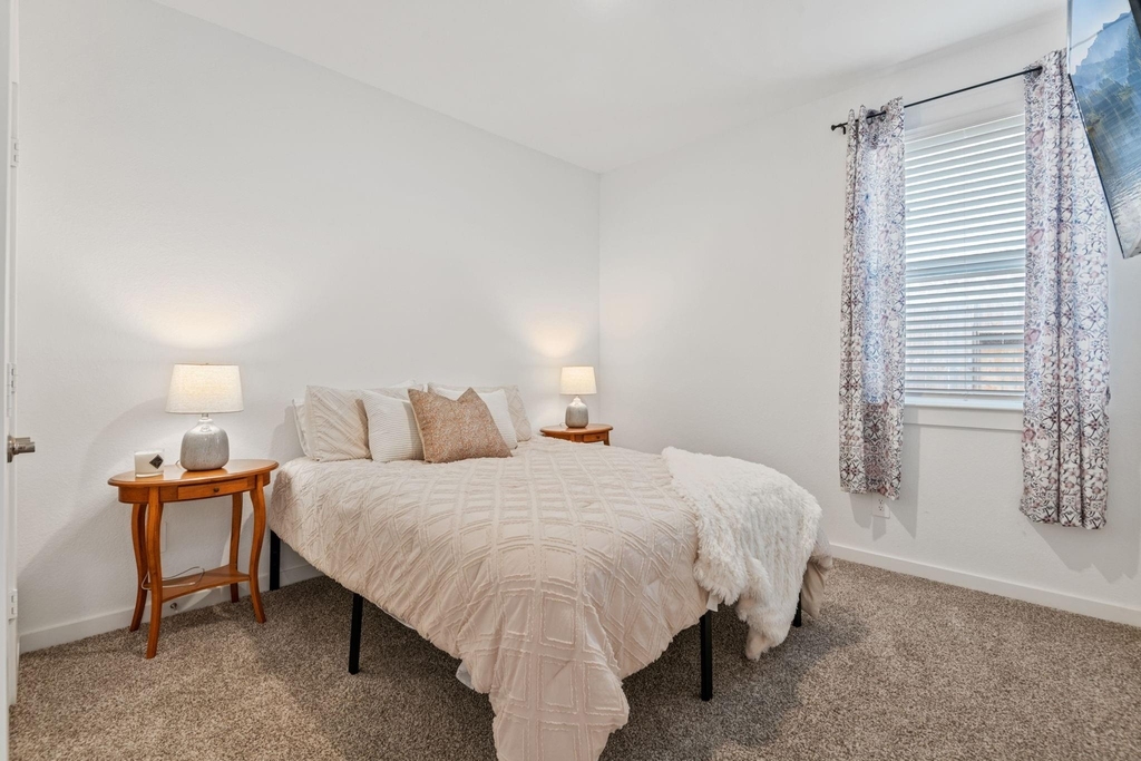 560 Newcomb Hollow Drive - Photo 9
