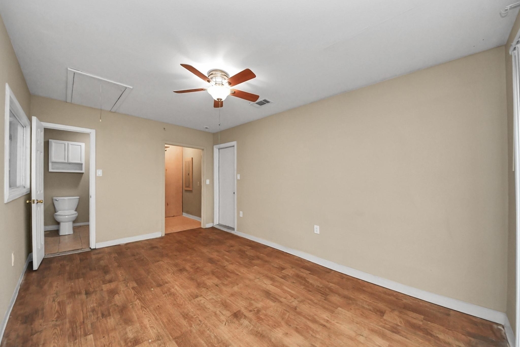 811 Hillcrest Drive - Photo 8