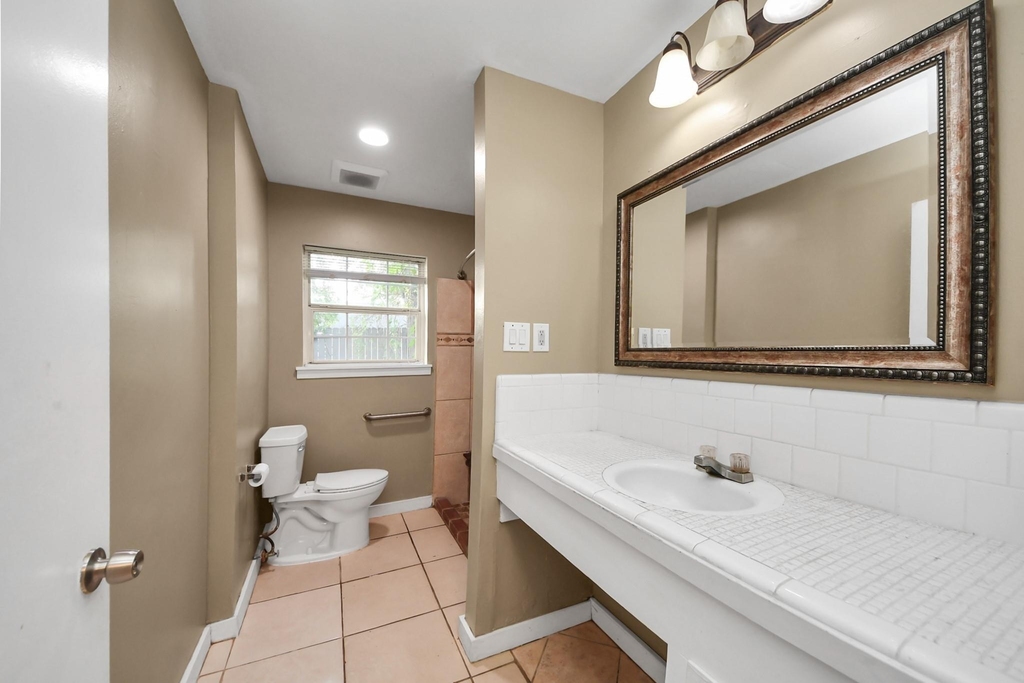 811 Hillcrest Drive - Photo 17