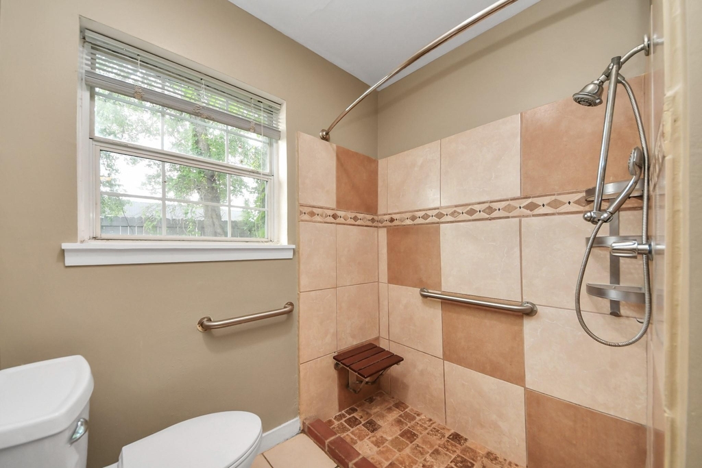 811 Hillcrest Drive - Photo 18