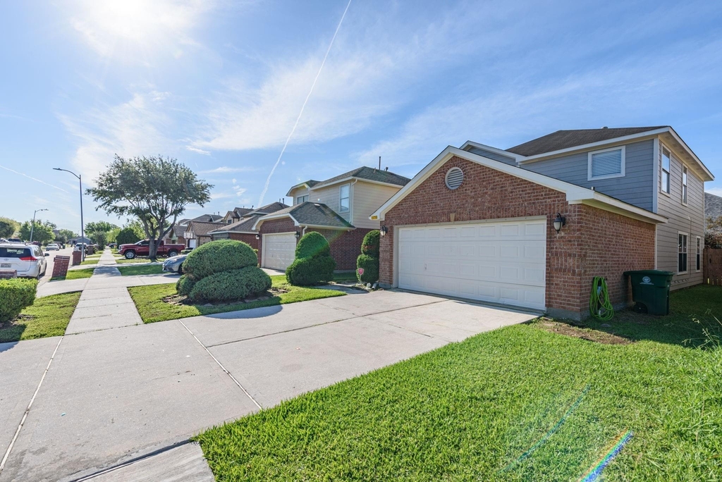 11710 Fossil Rock Lane - Photo 5
