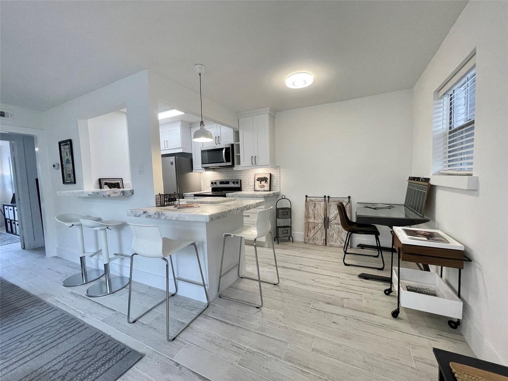 1855 Portsmouth Street - Photo 2