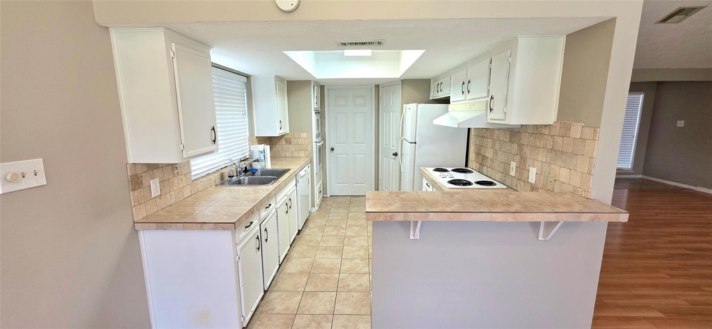3038 Shawnee Drive - Photo 1