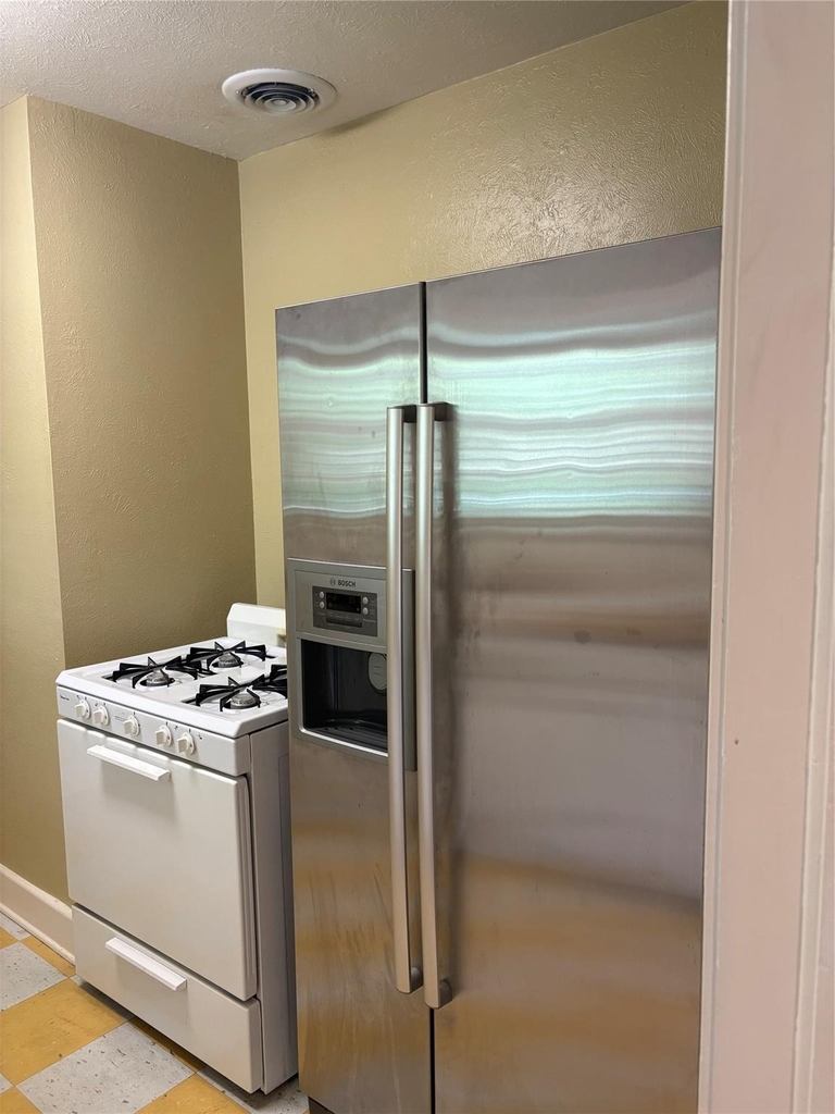1025 Beverly Street - Photo 11
