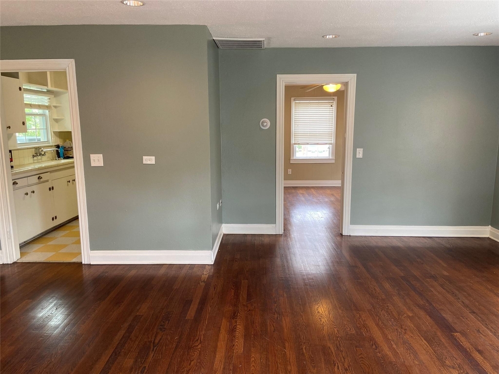 1025 Beverly Street - Photo 5