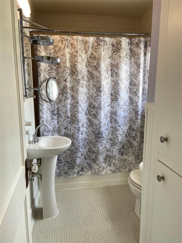 1025 Beverly Street - Photo 6
