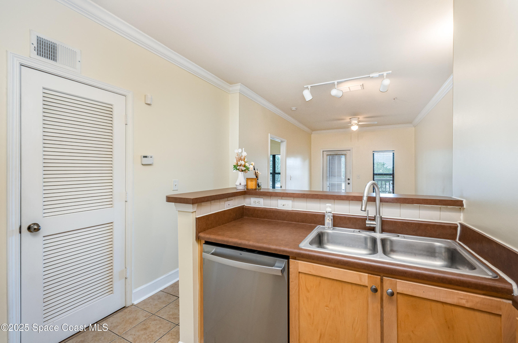 6470 Borasco Drive - Photo 7