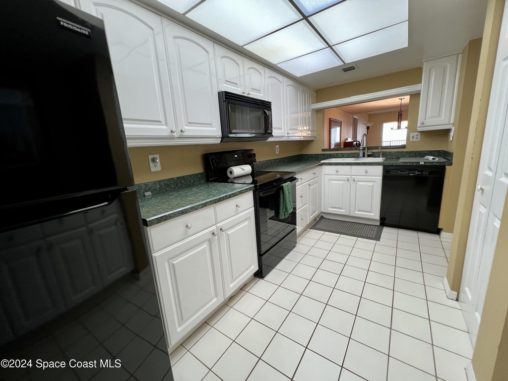 3170 N Atlantic Avenue - Photo 7