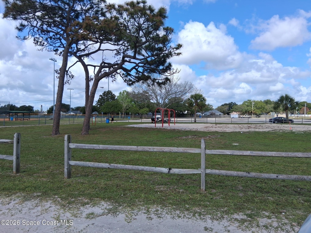 303 Princeton Avenue - Photo 6