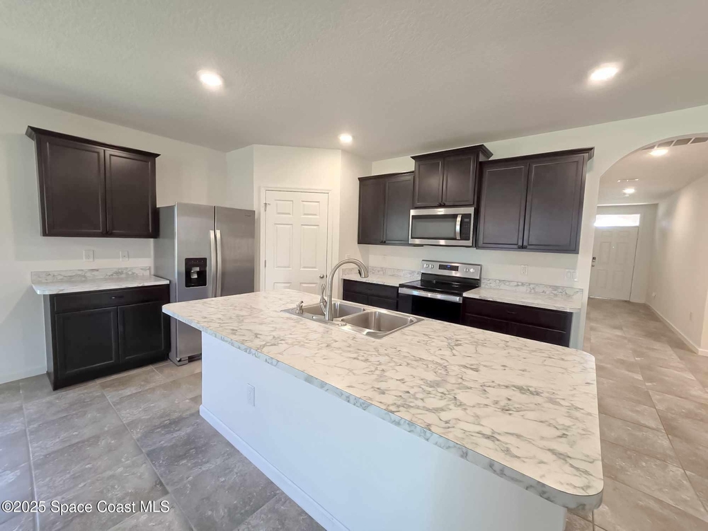 287 Guinevere Drive Sw - Photo 2