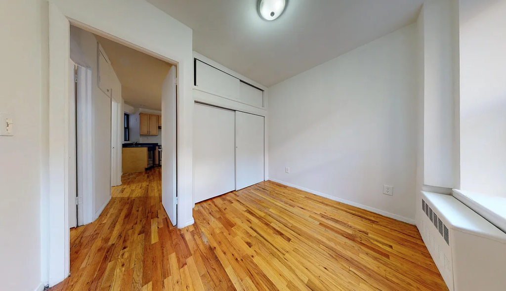 East 78th Street - Photo 10