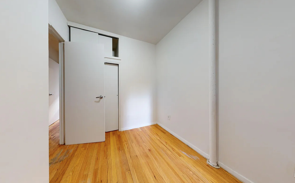 East 78th Street - Photo 6