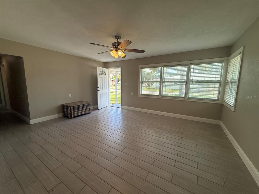 3200 W De Bazan Avenue - Photo 10