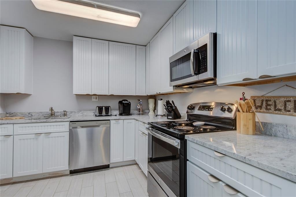 3200 W De Bazan Avenue - Photo 18