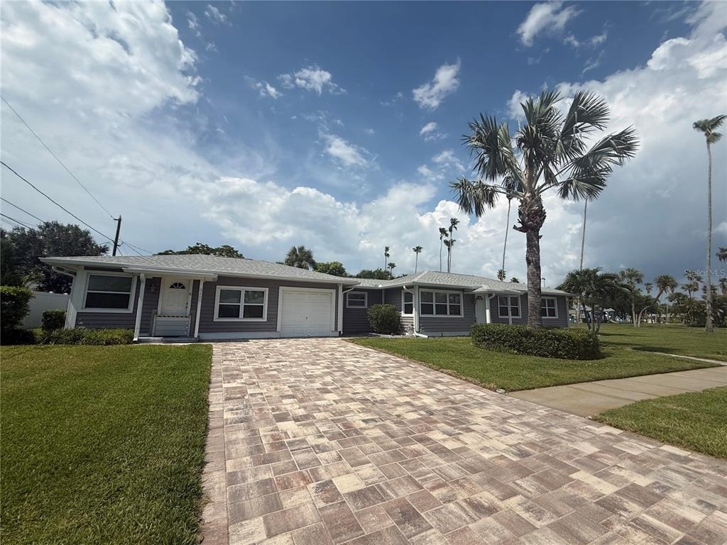 3200 W De Bazan Avenue - Photo 1