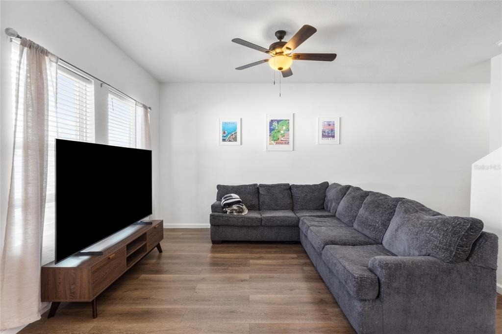 831 Sunlit Coral Street - Photo 9