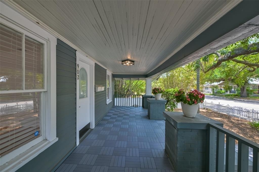 902 W Columbus Drive - Photo 4