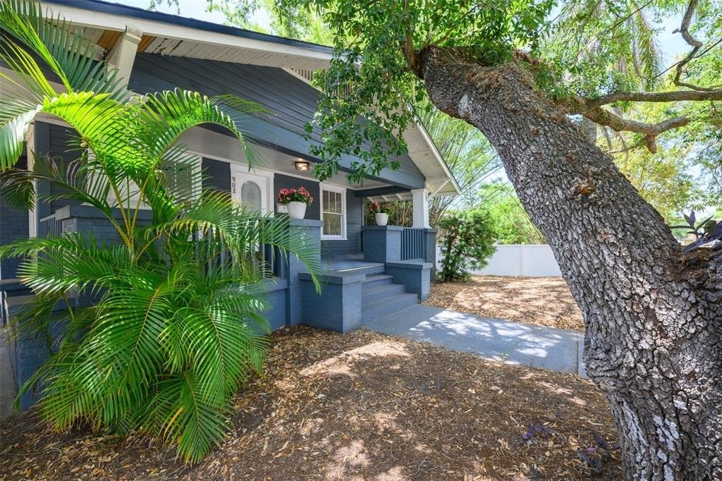 902 W Columbus Drive - Photo 1