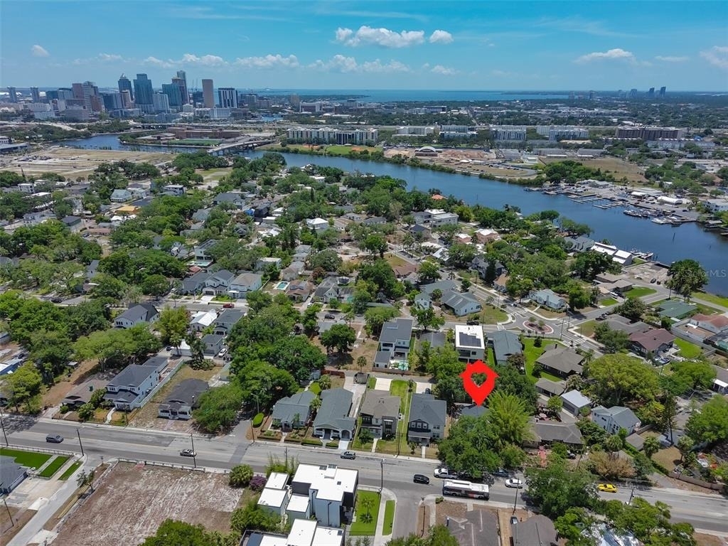 902 W Columbus Drive - Photo 35