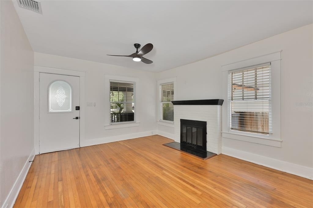 902 W Columbus Drive - Photo 8