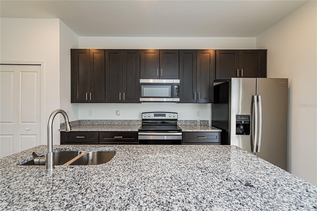 1243 Amazon Lane - Photo 5