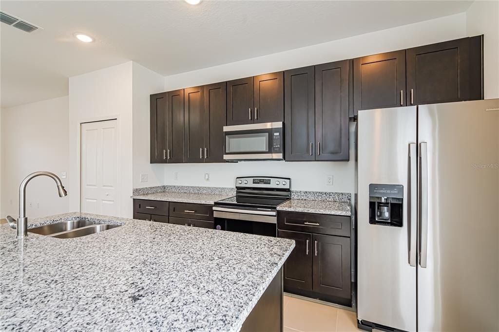 1243 Amazon Lane - Photo 4