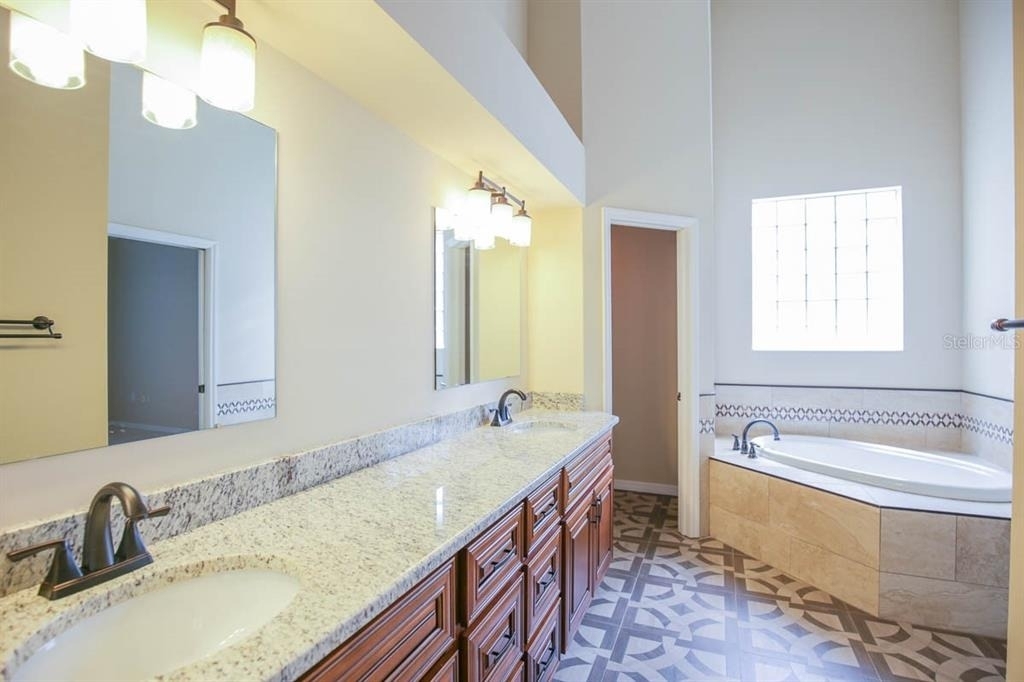 9214 Sunnyoak Drive - Photo 13