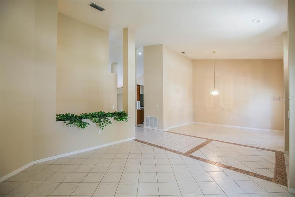 9214 Sunnyoak Drive - Photo 2