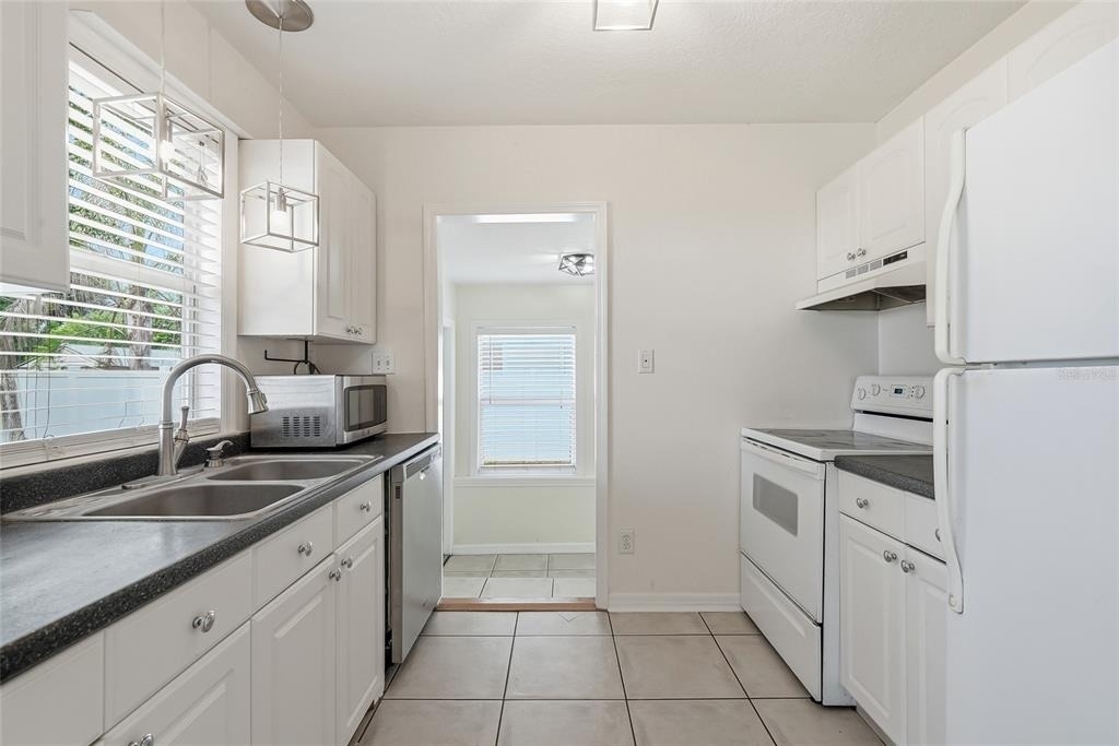 1914 W Aileen Street - Photo 11