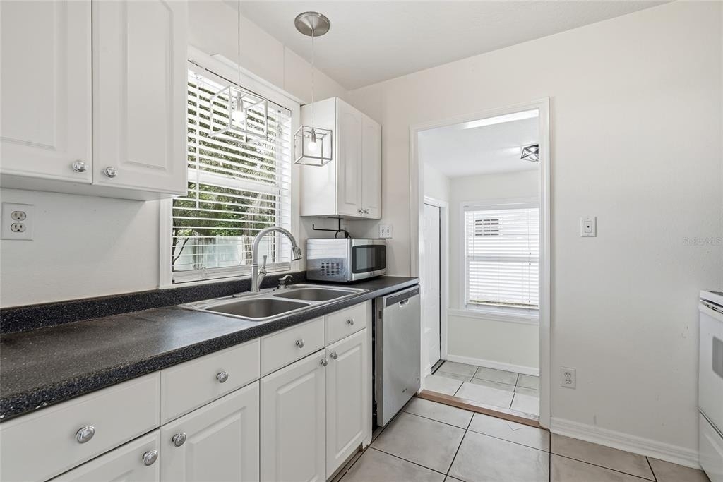 1914 W Aileen Street - Photo 30