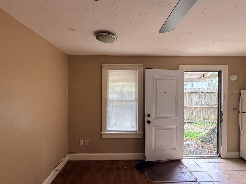 1648 27th Avenue N - Photo 3