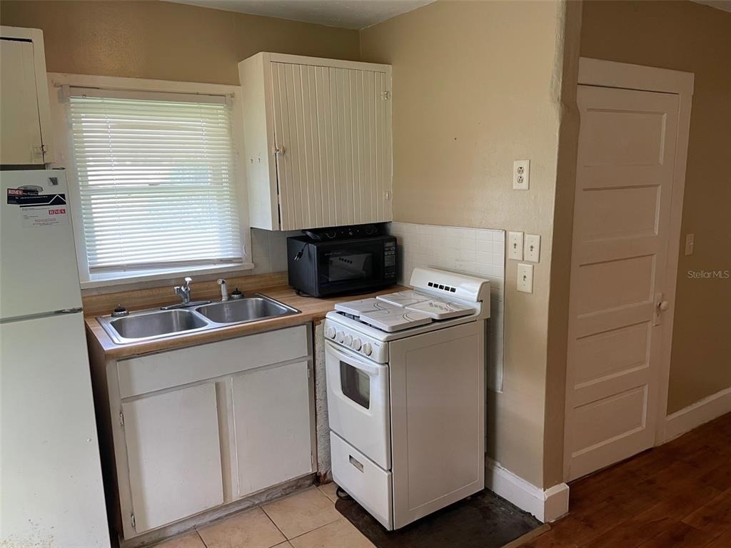 1648 27th Avenue N - Photo 5
