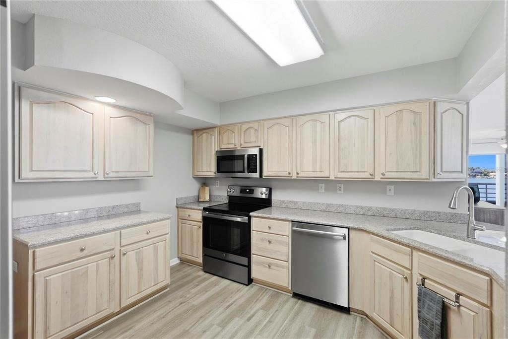 6085 Bahia Del Mar Circle - Photo 3