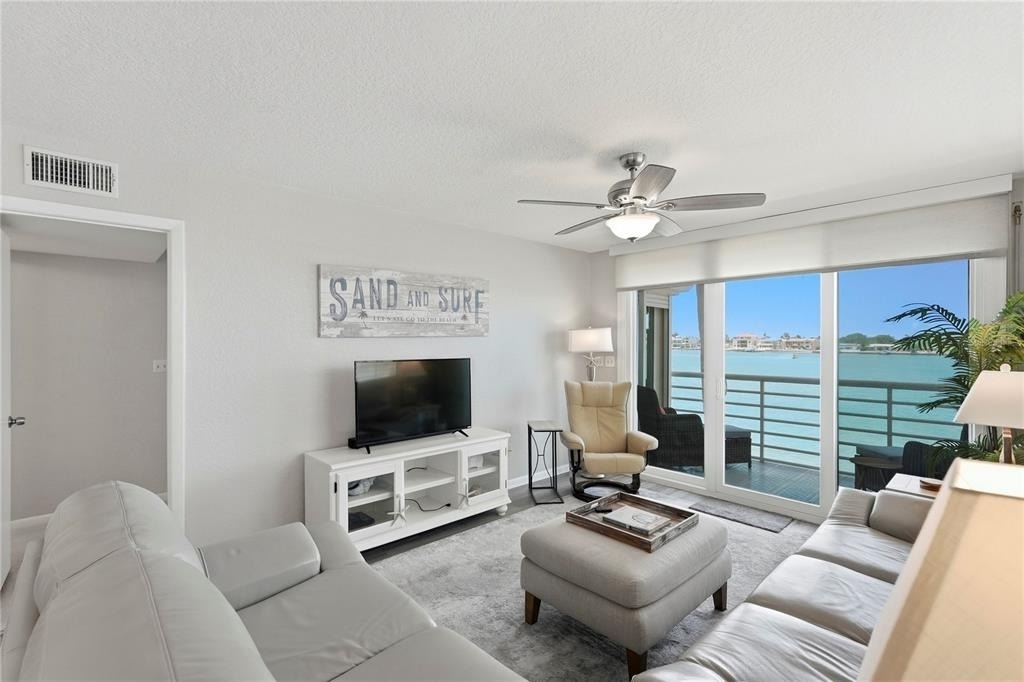 6085 Bahia Del Mar Circle - Photo 14