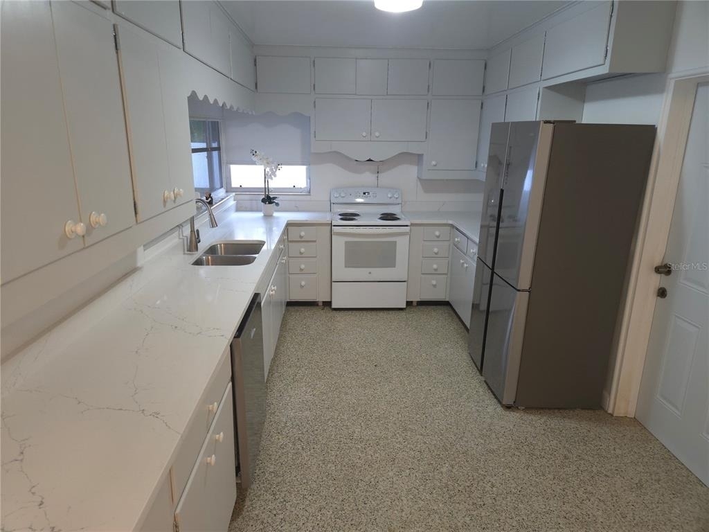 106 15th Street - Photo 5