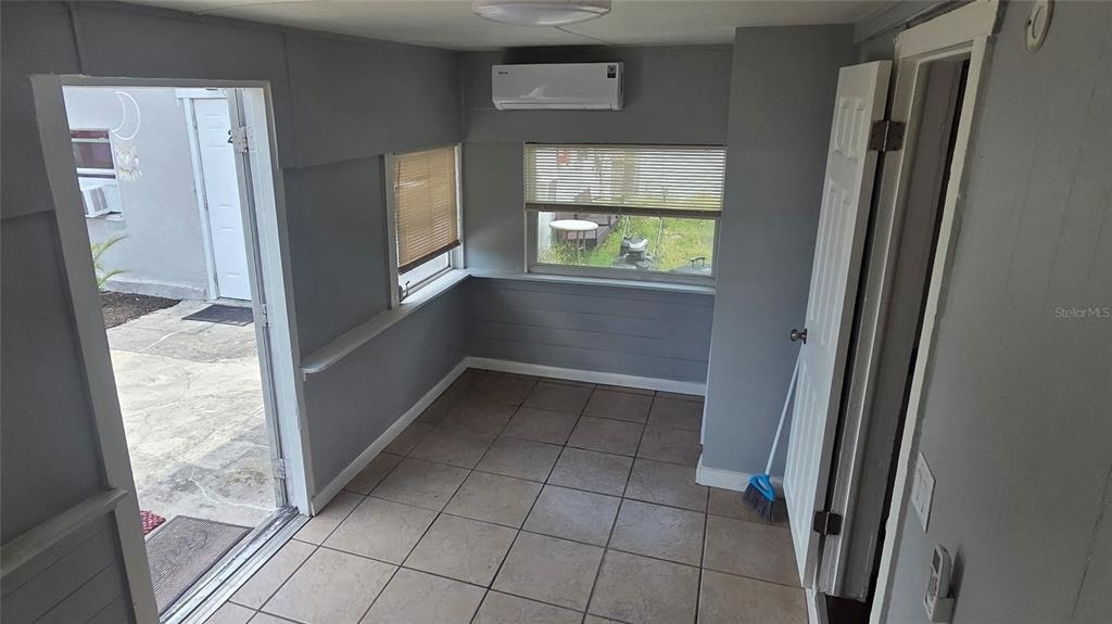 5475 42nd Street N - Photo 2