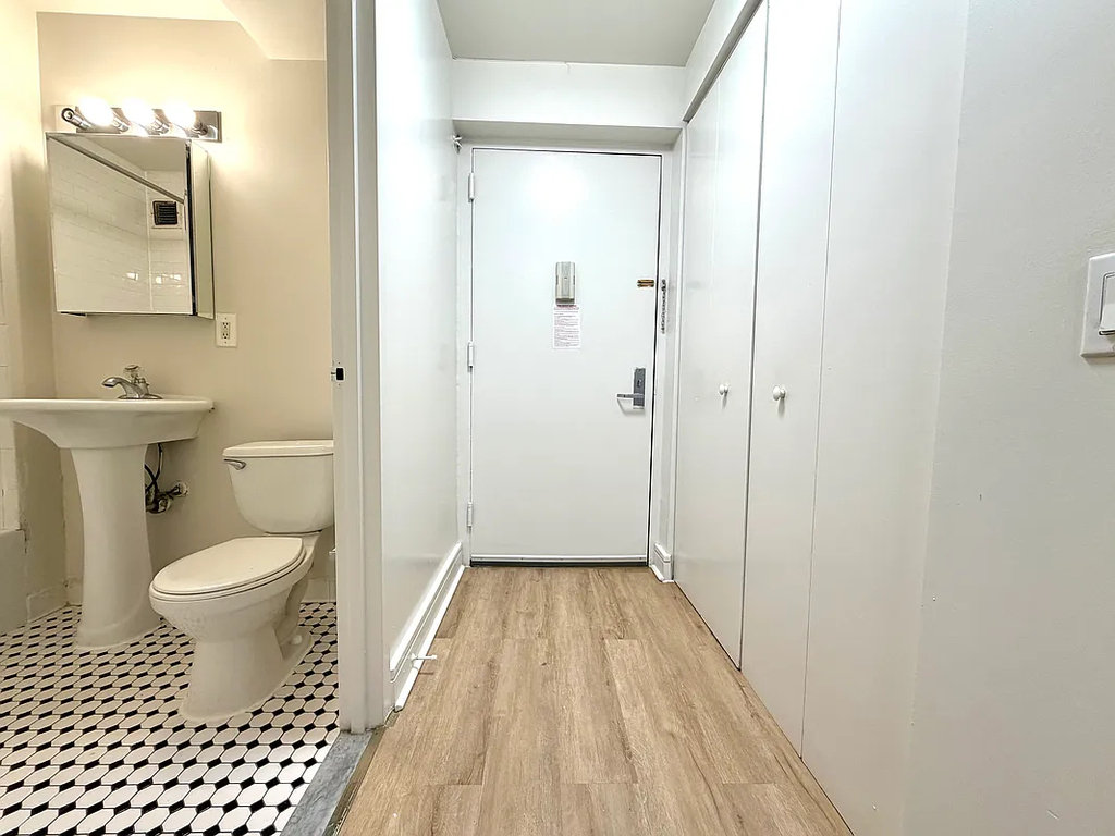323 West 96th Street - Photo 4
