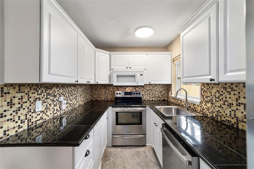 2936 Se 13th Street - Photo 13
