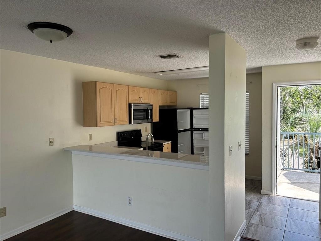 2556 Woodgate Boulevard - Photo 7