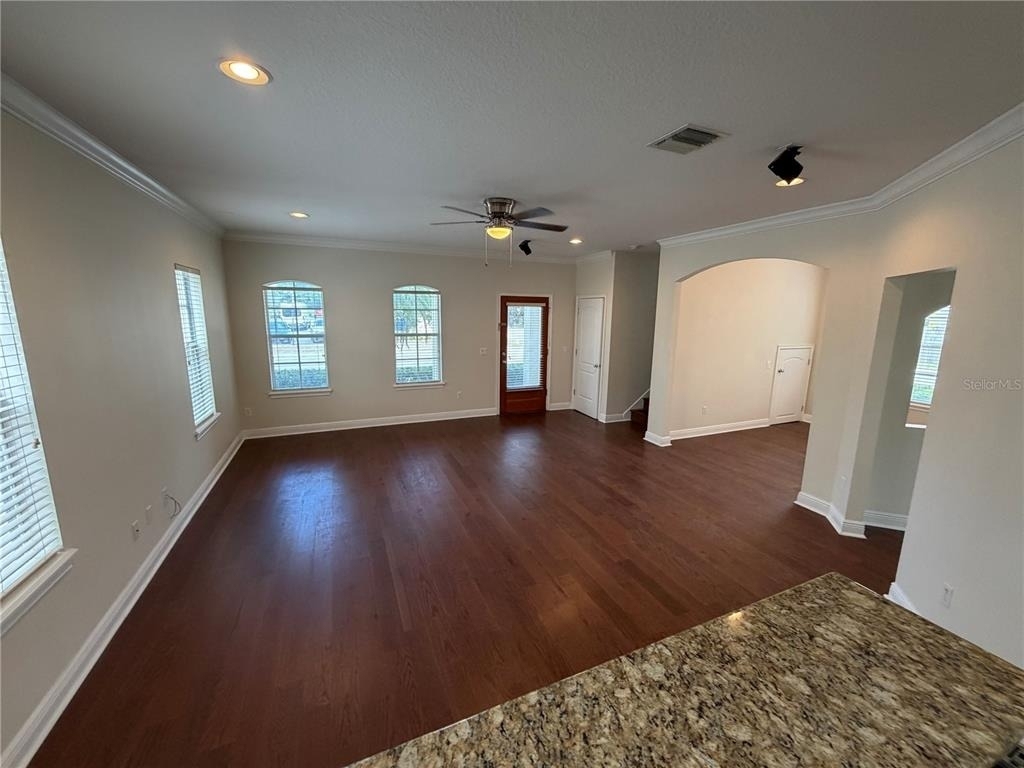 3400 Golfview Boulevard - Photo 1