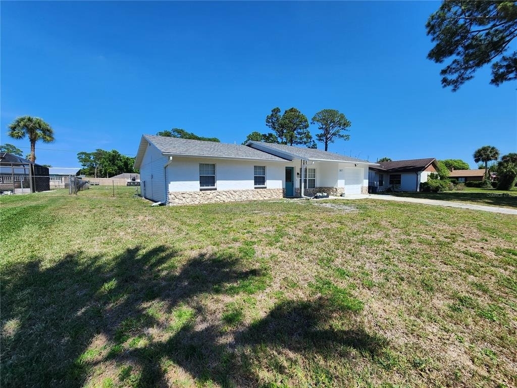 2827 Royal Palm Drive - Photo 1