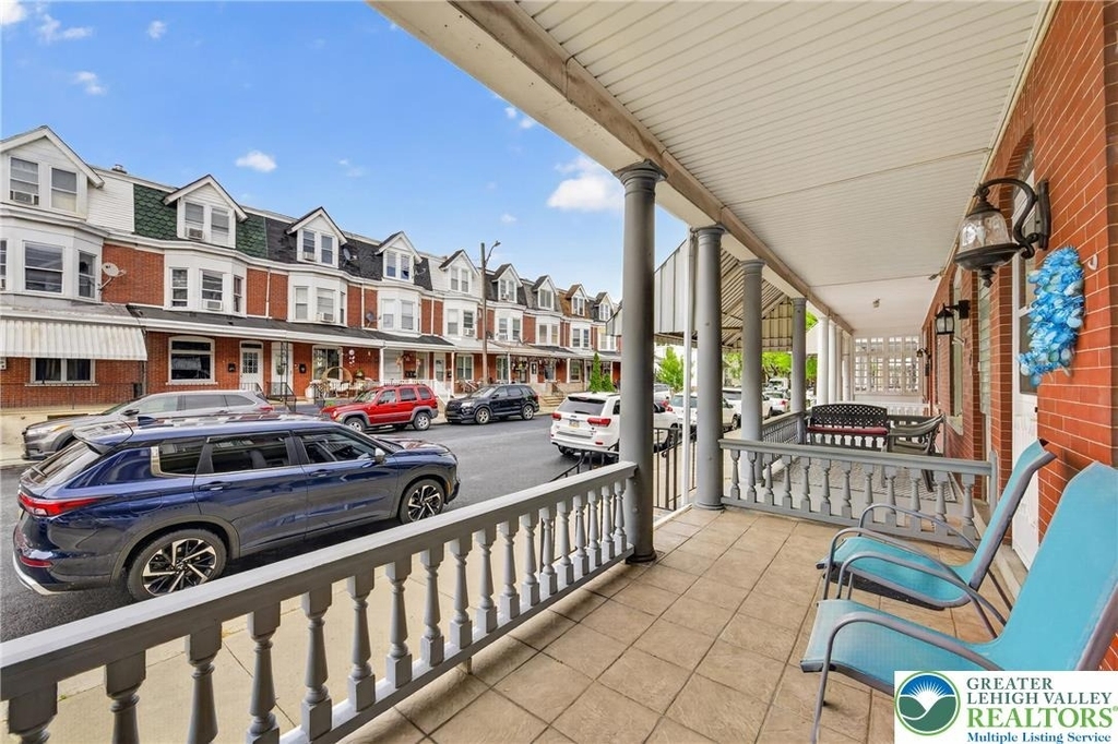 626 11th Street - Photo 4