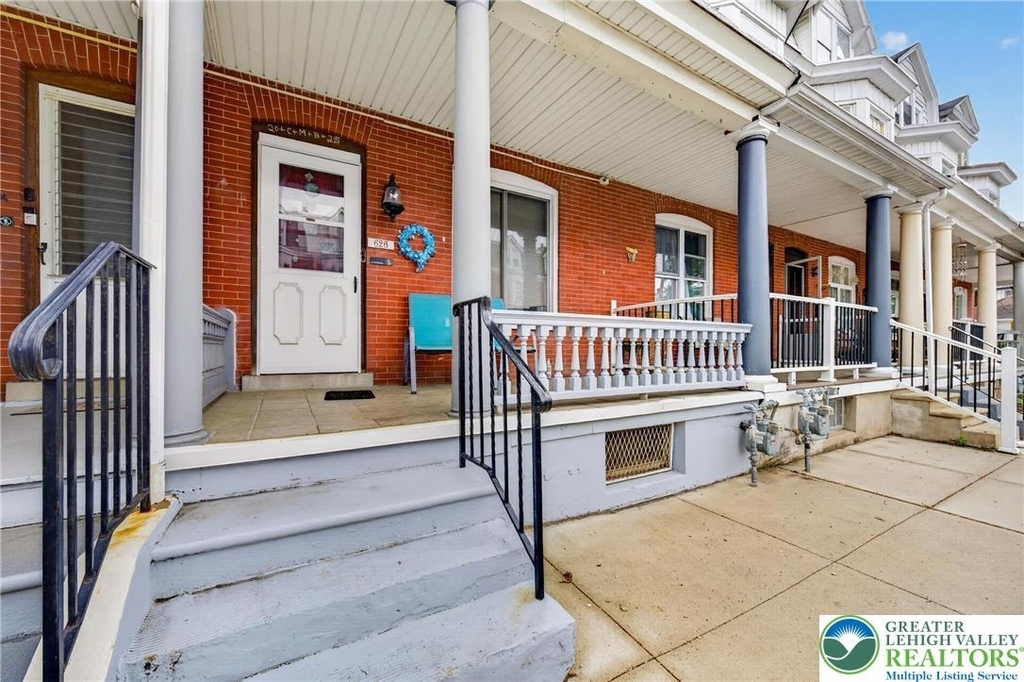 626 11th Street - Photo 2