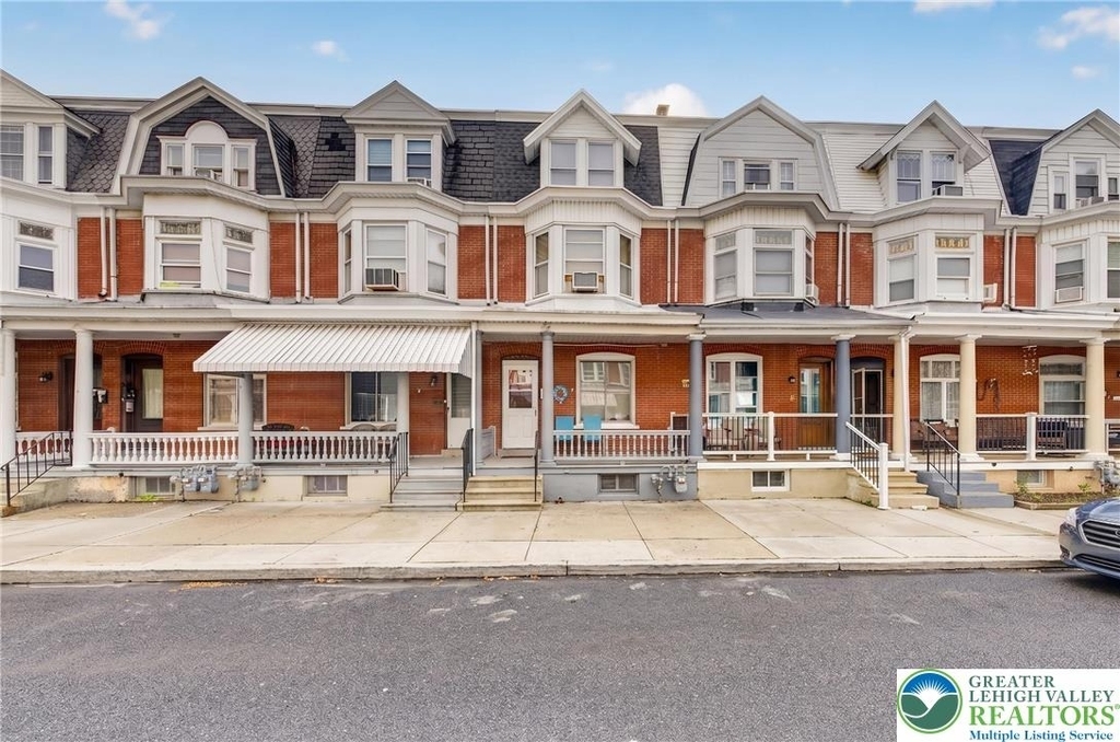 626 11th Street - Photo 0