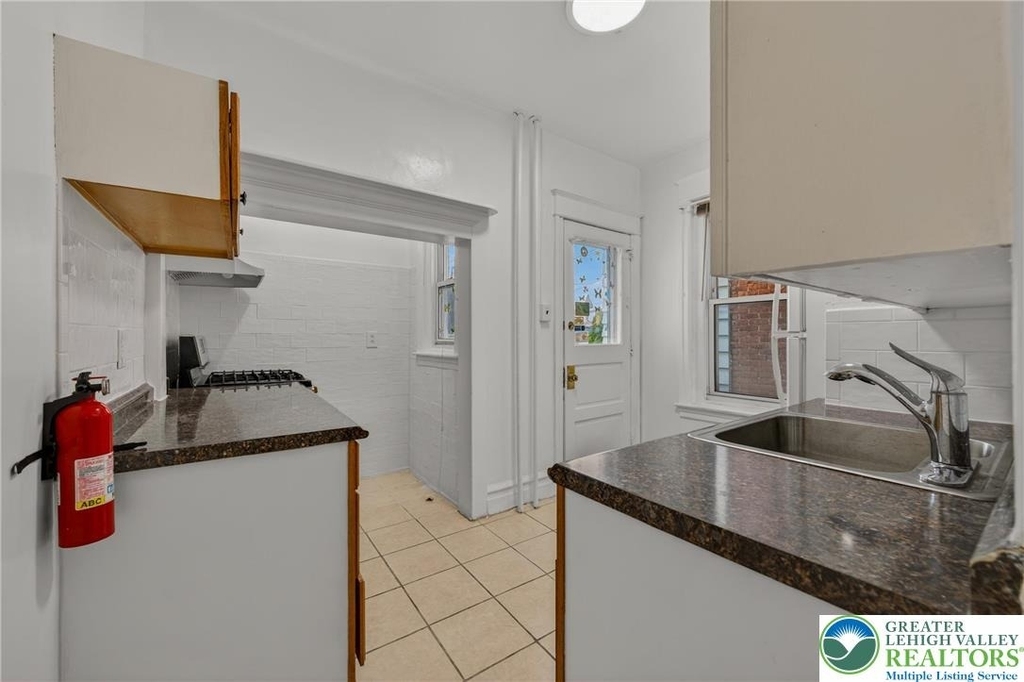 626 11th Street - Photo 17